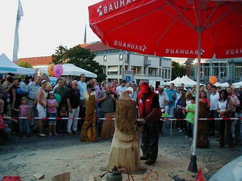 Stadtfest Aschaffenburg  2007/ Holger Br Kettensgen Kunst Vorfhrung